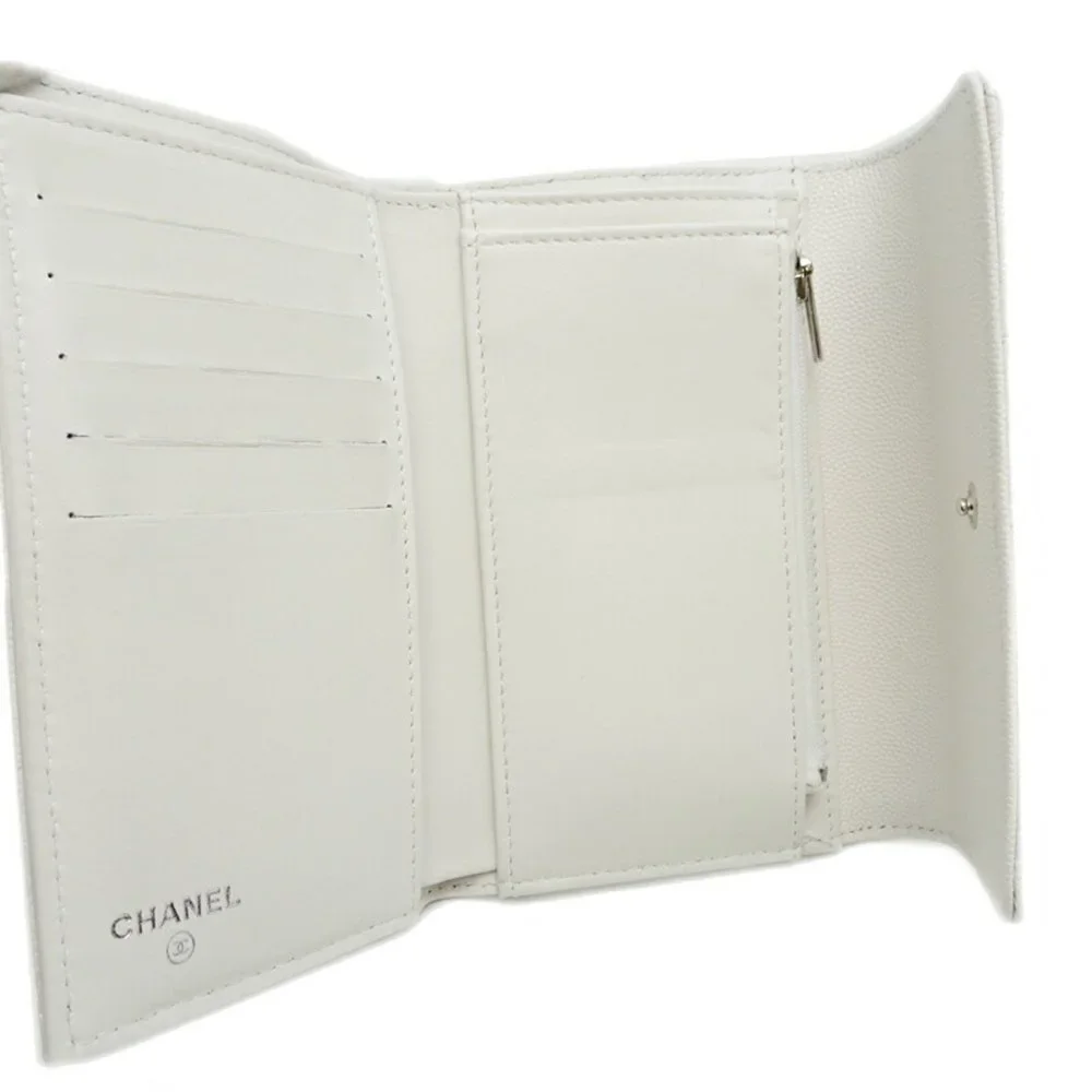 CHANEL White Caviar Leather Wallet